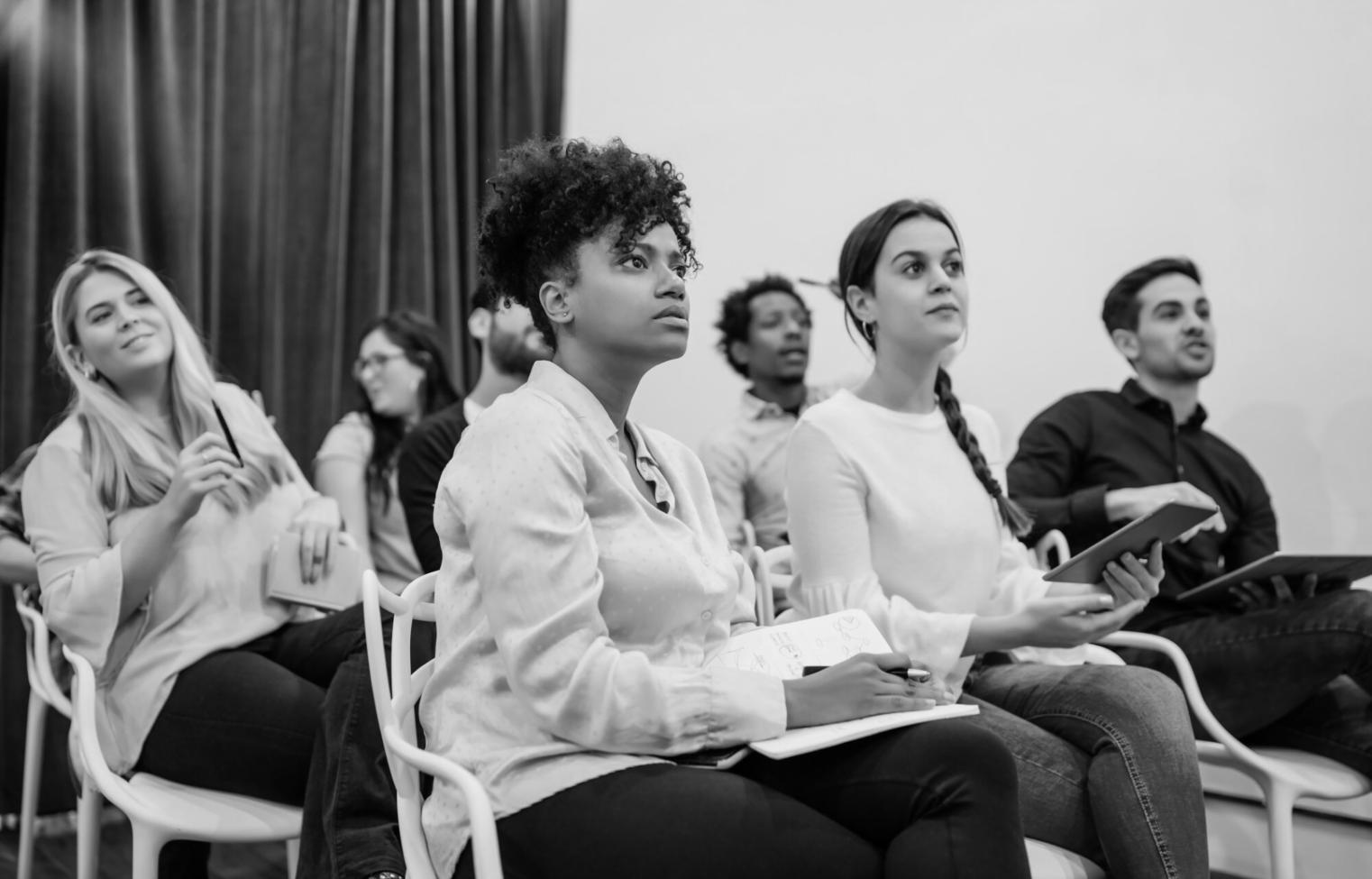 Équipe potulfabeeza travaillant sur une stratégie de financement